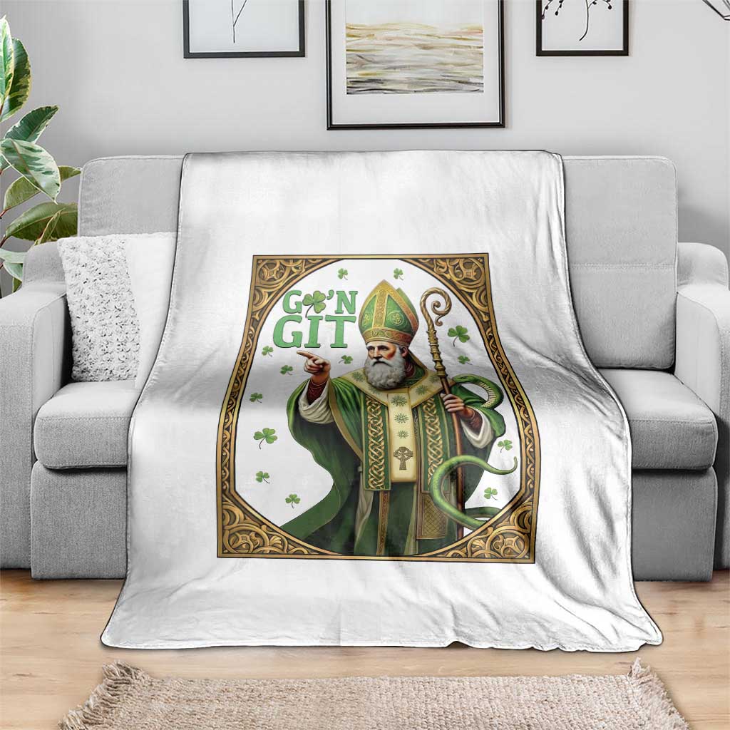 Saint Patrick Go'n Git Throw Blanket Funny St Patricks Day Snake Legend
