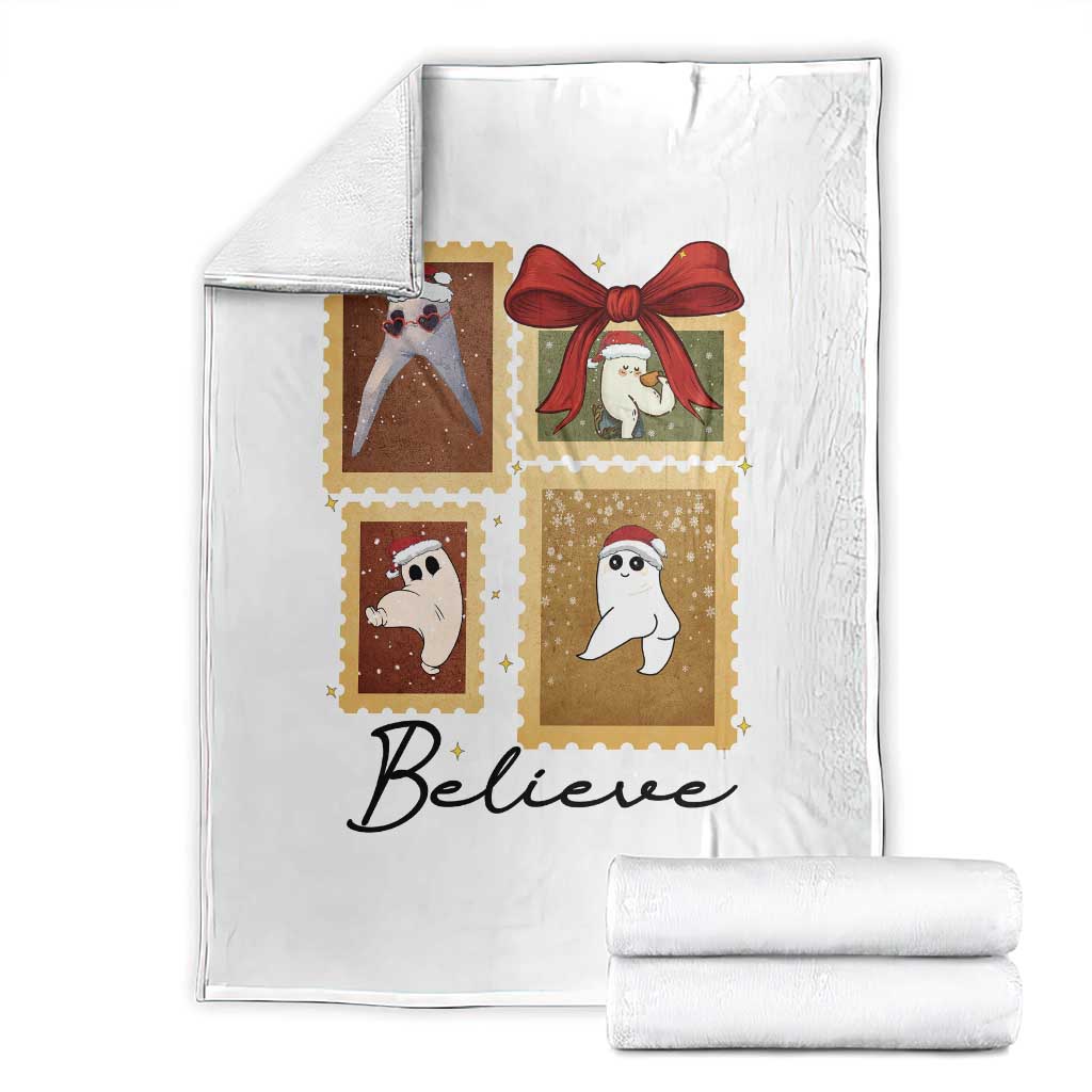 Fresno Nightcrawler Cryptid Christmas Believe Gift Throw Blanket - Wonder Print Shop