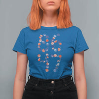 Red White Blue Seashell 8647 T Shirt For Women Viral 2026 Beach Walk Satire Graphic