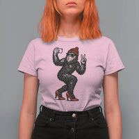 Funny Sexy Bigfoot Selfie T Shirt For Women Sasquatch Lover Gift