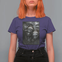 Bigfoot UFO Selife T Shirt For Women Sasquatch Ailen Rock On Hand Christmas - Wonder Print Shop