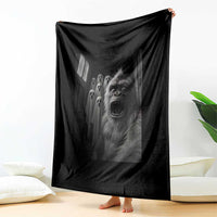 Funny Bigfoot Selfie Halloween Throw Blanket Sasquatch Ghost Haunted House - Wonder Print Shop