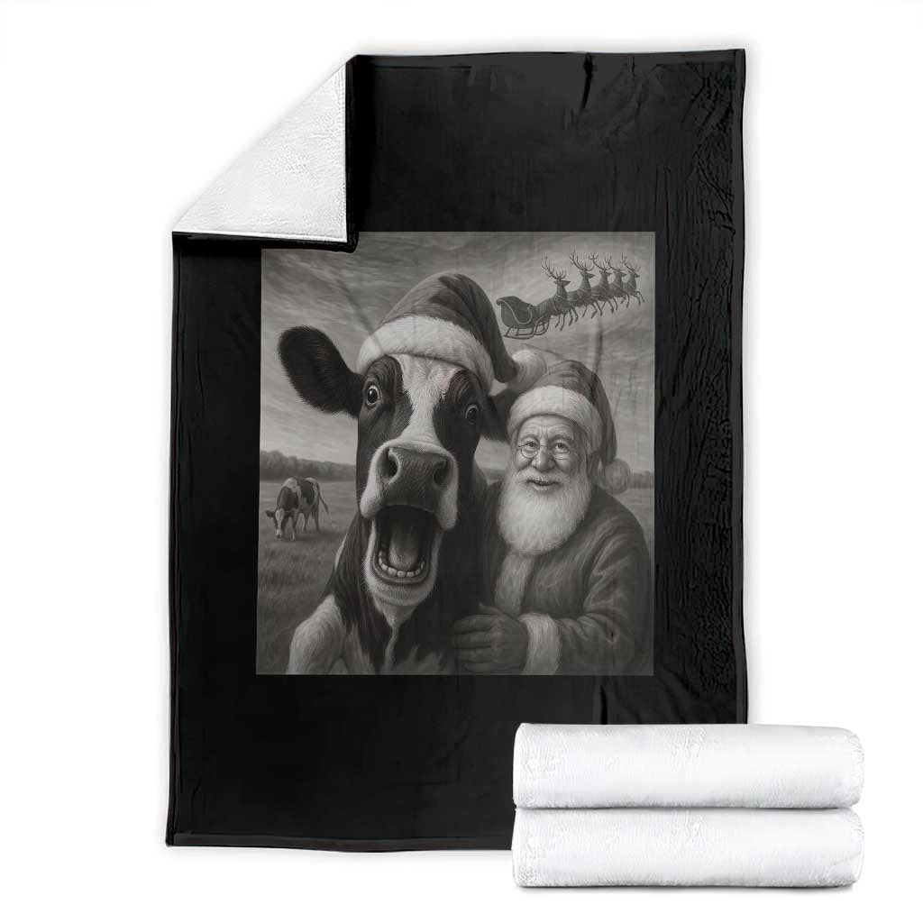 Funny Santa Selfie with Cow Christmas Throw Blanket - Wonder Print Shop