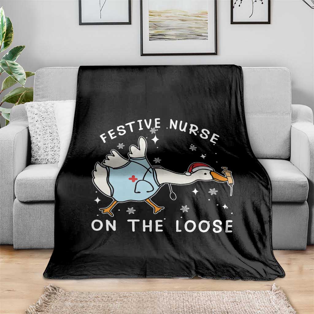 Funny ER Nurse Goose Christmas Throw Blanket Festive Nurses On The Loose - Wonder Print Shop
