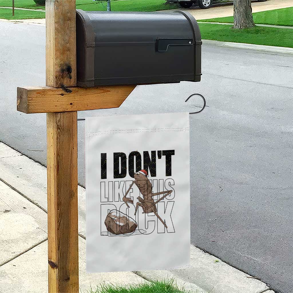 Marcus The Worm Christmas Meme Garden Flag I Do Not Like This Rock Xmas - Wonder Print Shop