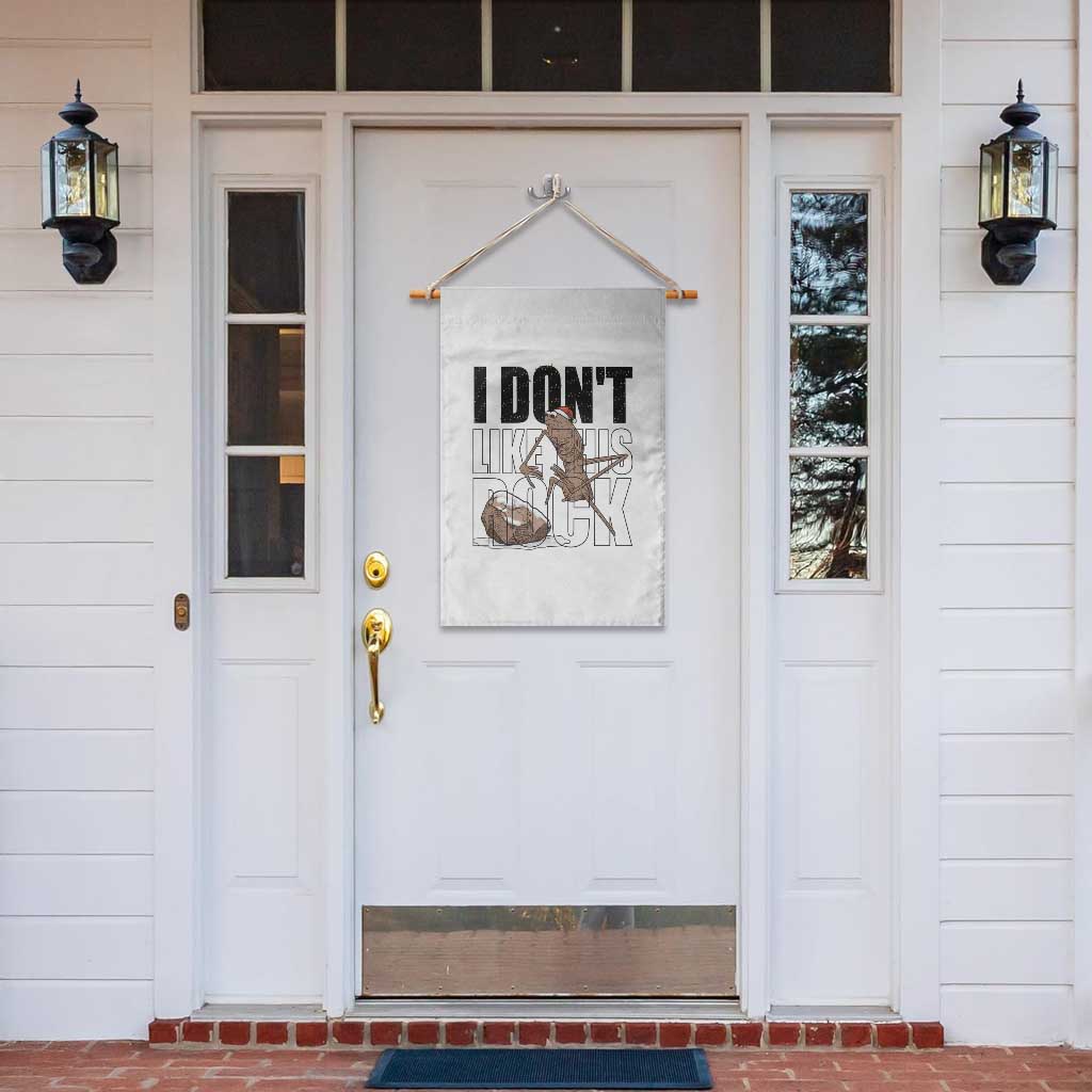 Marcus The Worm Christmas Meme Garden Flag I Do Not Like This Rock Xmas - Wonder Print Shop