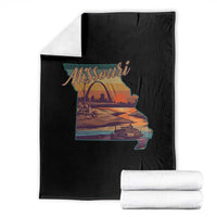 Retro Gateway Arch St Louis Missouri Map Outline Throw Blanket
