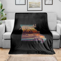 Retro Gateway Arch St Louis Missouri Map Outline Throw Blanket