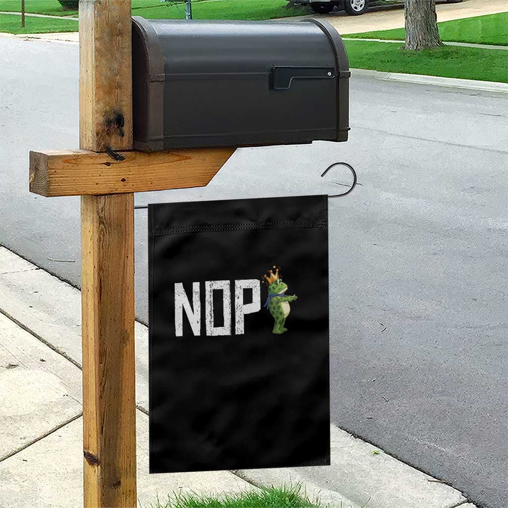 Frogs Resist Garden Flag No Kings In America Political 2025 - Wonder Print Shop