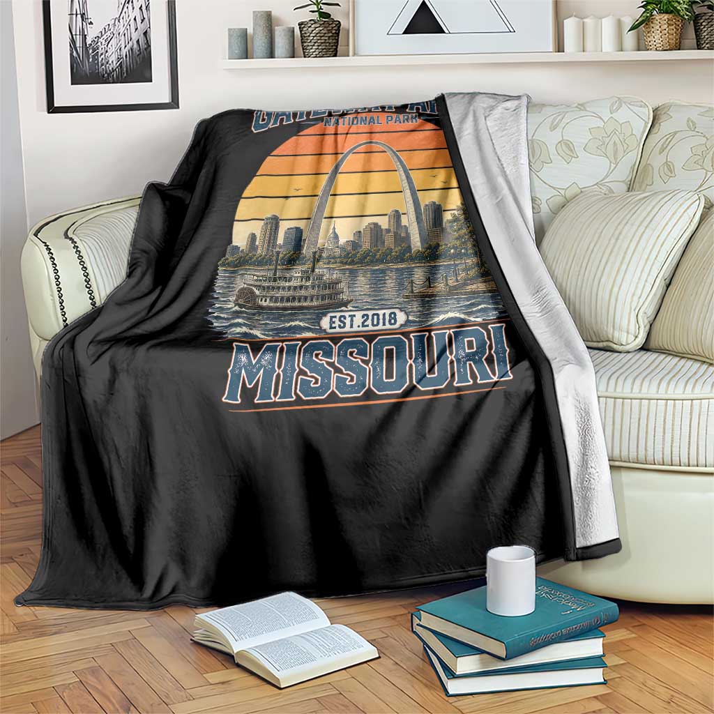 Gateway Arch National Park Throw Blanket Retro St Louis Missouri Travel Souvenir Nature Gift