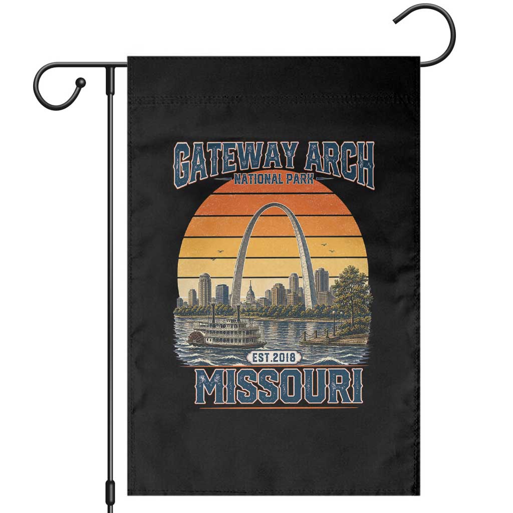 Gateway Arch National Park Garden Flag Retro St Louis Missouri Travel Souvenir Nature Gift