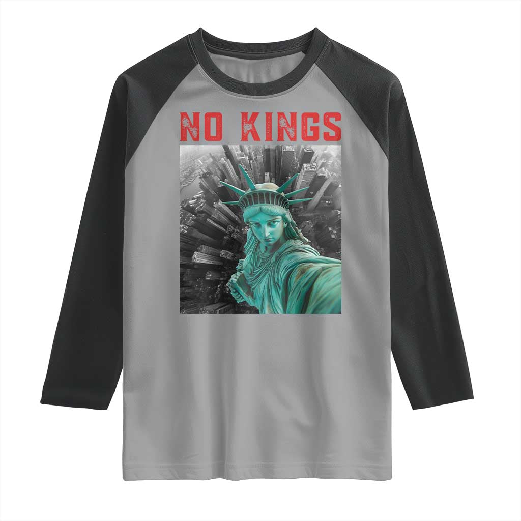 No Kings Raglan Shirt Statue of Liberty Selfie Freedom - Wonder Print Shop