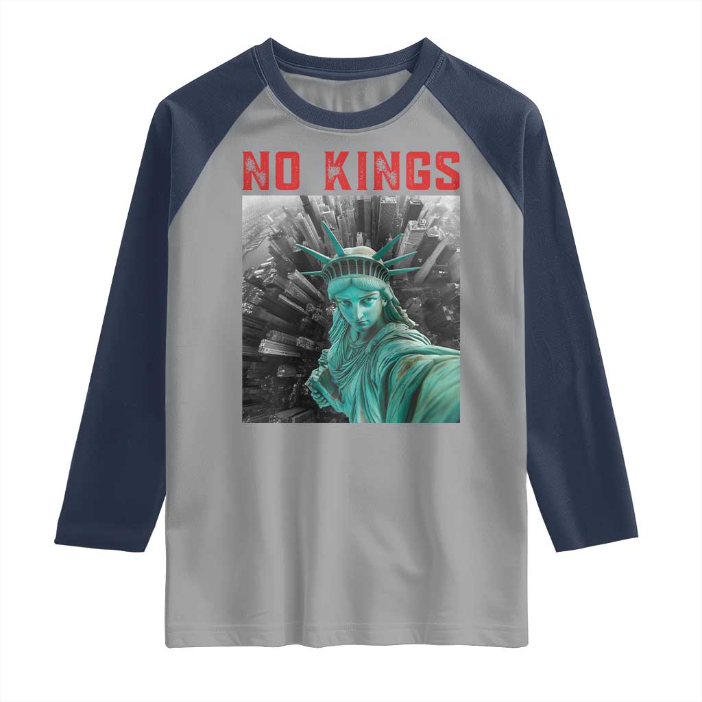 No Kings Raglan Shirt Statue of Liberty Selfie Freedom - Wonder Print Shop