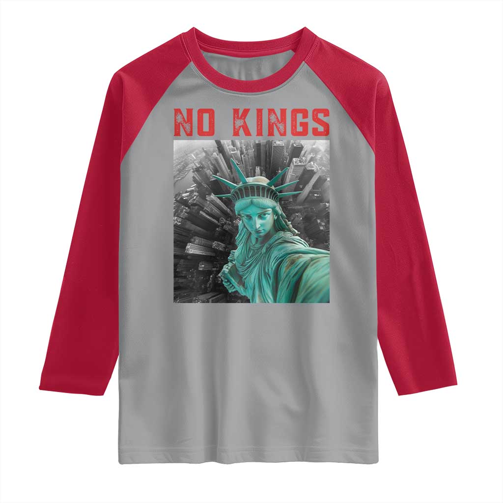 No Kings Raglan Shirt Statue of Liberty Selfie Freedom - Wonder Print Shop