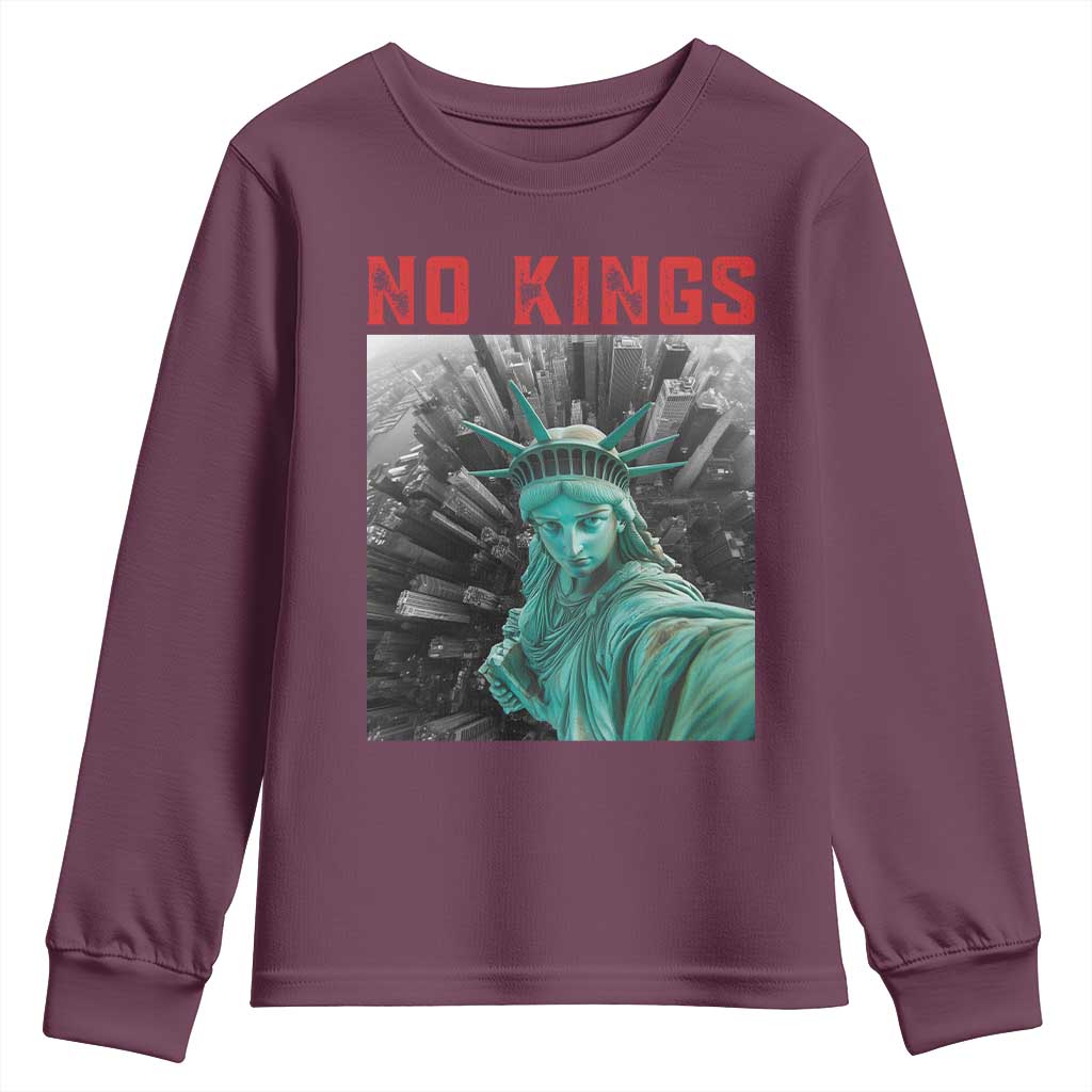 No Kings Youth Sweatshirt Statue of Liberty Selfie Freedom - Wonder Print Shop
