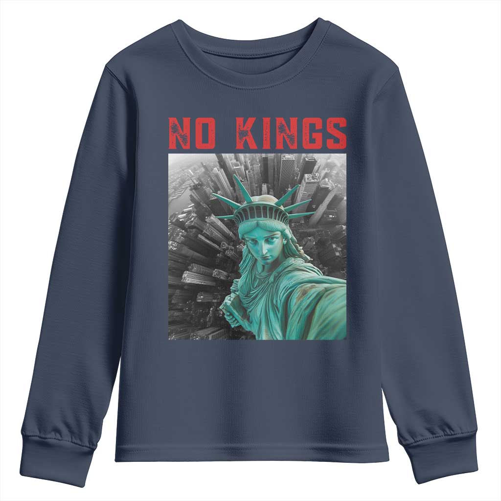 No Kings Youth Sweatshirt Statue of Liberty Selfie Freedom - Wonder Print Shop