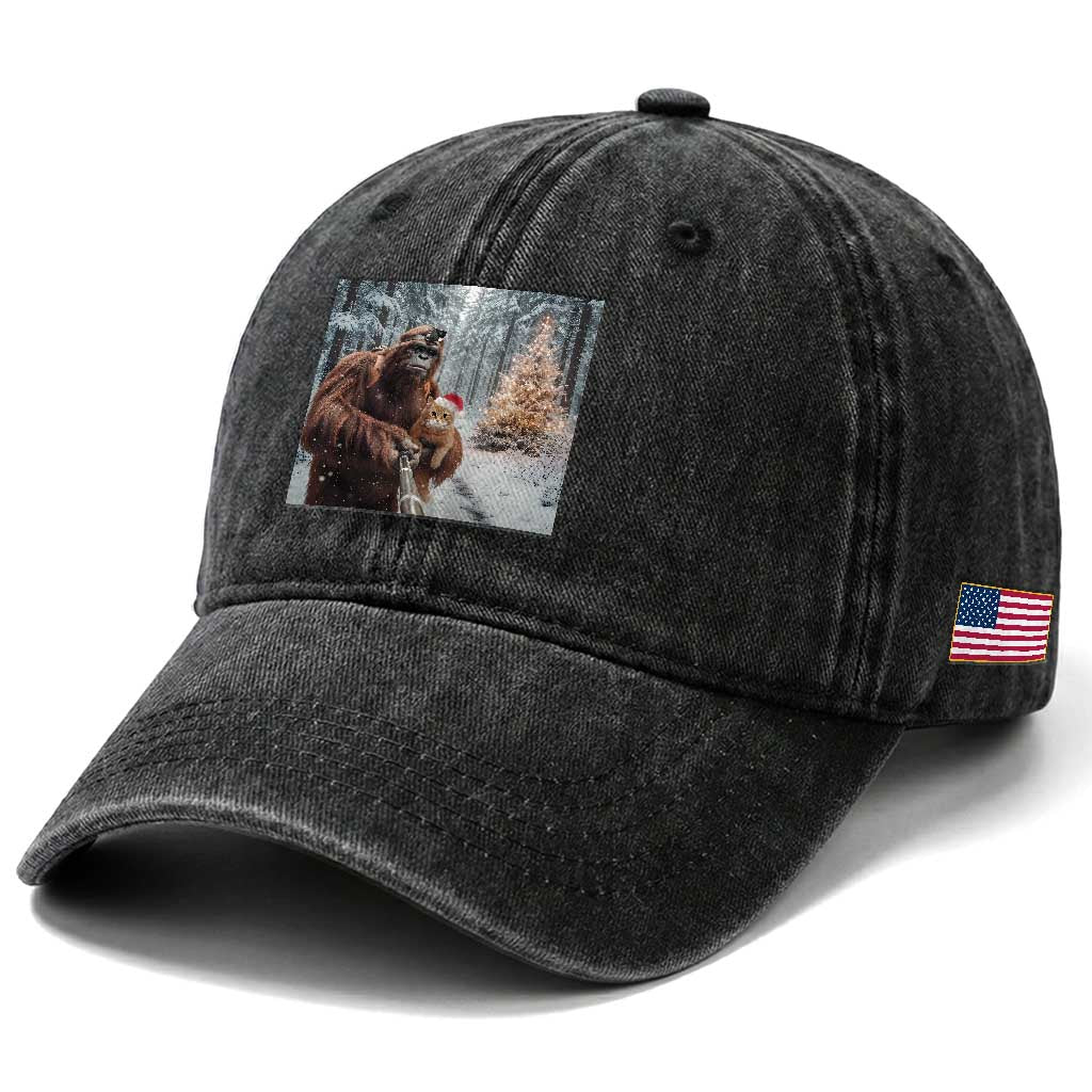 Funny Bigfoot With Cat Selfie Christmas Washed Cotton Baseball Cap
