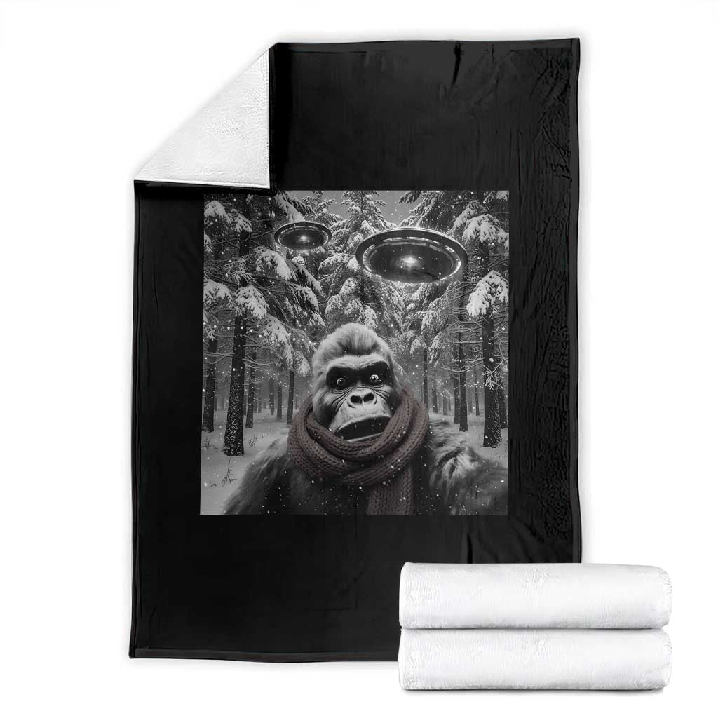 Funny Bigfoot Selfie Throw Blanket Sasquatch Alien UFO Christmas - Wonder Print Shop