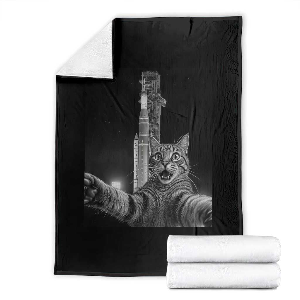 Funny Cat Selfie Lunar Mission 2026 Throw Blanket