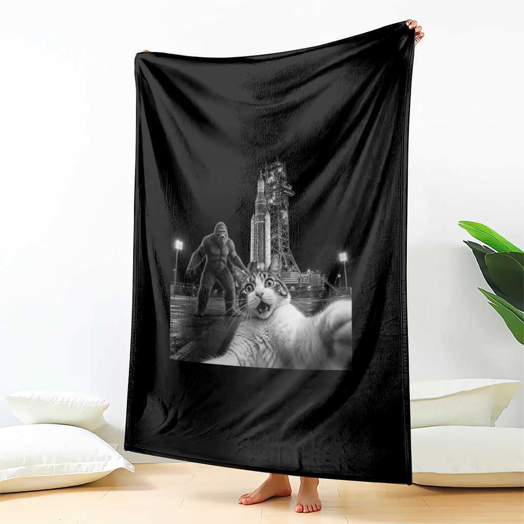 Funny Cat Selfie with Bigfoot Throw Blanket Back To The Moon Mission 2026