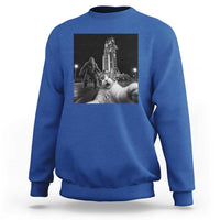 Funny Cat Selfie with Bigfoot Sweatshirt Back To The Moon Mission 2026