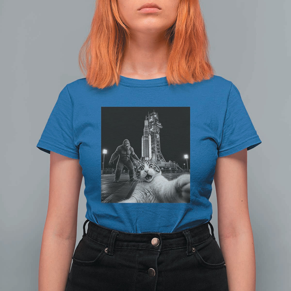 Funny Cat Selfie with Bigfoot T Shirt For Women Back To The Moon Mission 2026