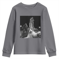 Funny Cat Selfie with Bigfoot Youth Sweatshirt Back To The Moon Mission 2026