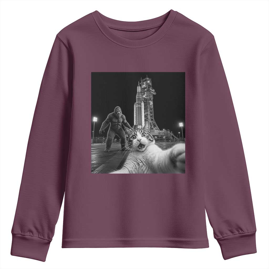 Funny Cat Selfie with Bigfoot Youth Sweatshirt Back To The Moon Mission 2026
