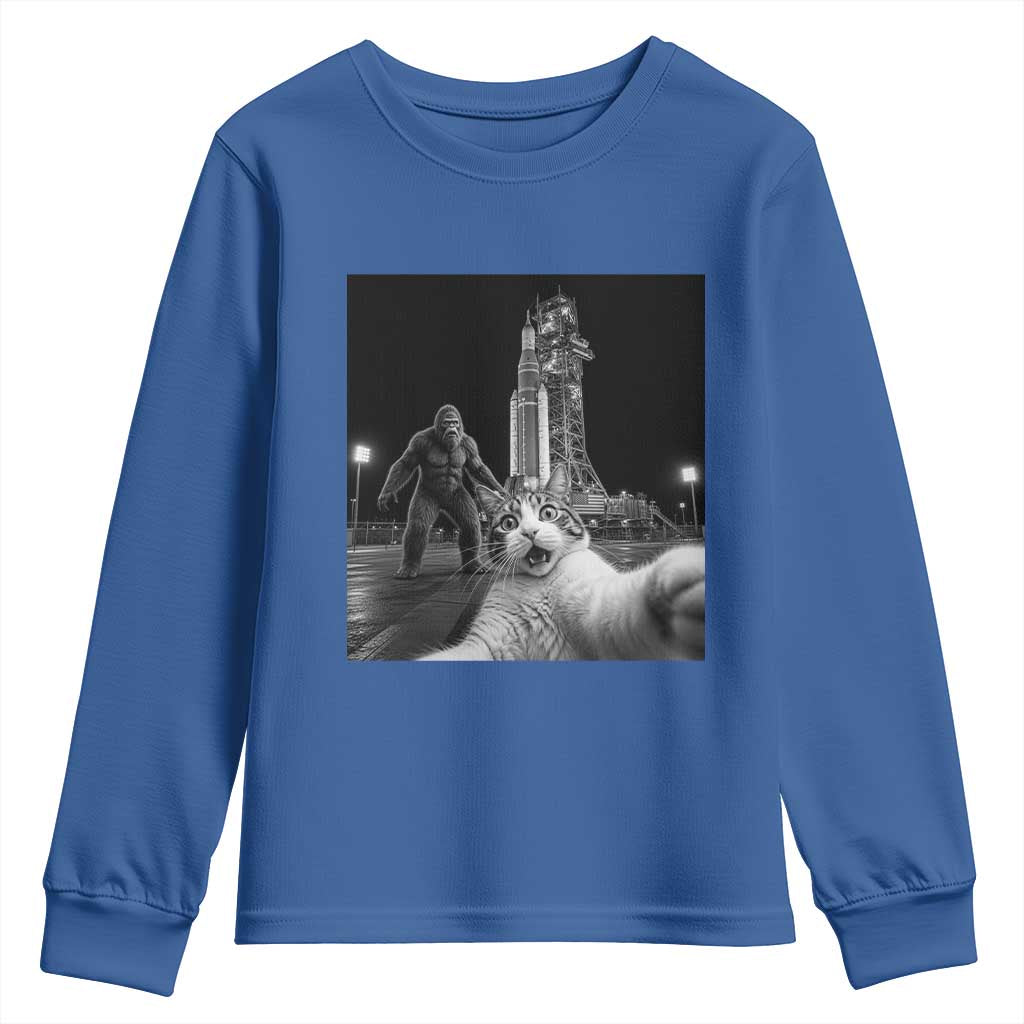 Funny Cat Selfie with Bigfoot Youth Sweatshirt Back To The Moon Mission 2026