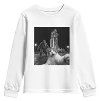 Funny Cat Selfie with Bigfoot Youth Sweatshirt Back To The Moon Mission 2026