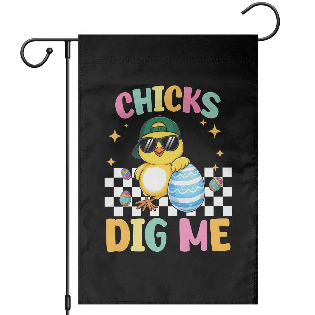 Chicks Dig Me Garden Flag Funny Easter Chick