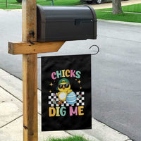 Chicks Dig Me Garden Flag Funny Easter Chick