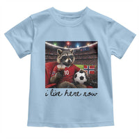 Norway Soccer Football Fan Norge Norwegian Flag Toddler T Shirt Funny Raccoon I Live Here Now