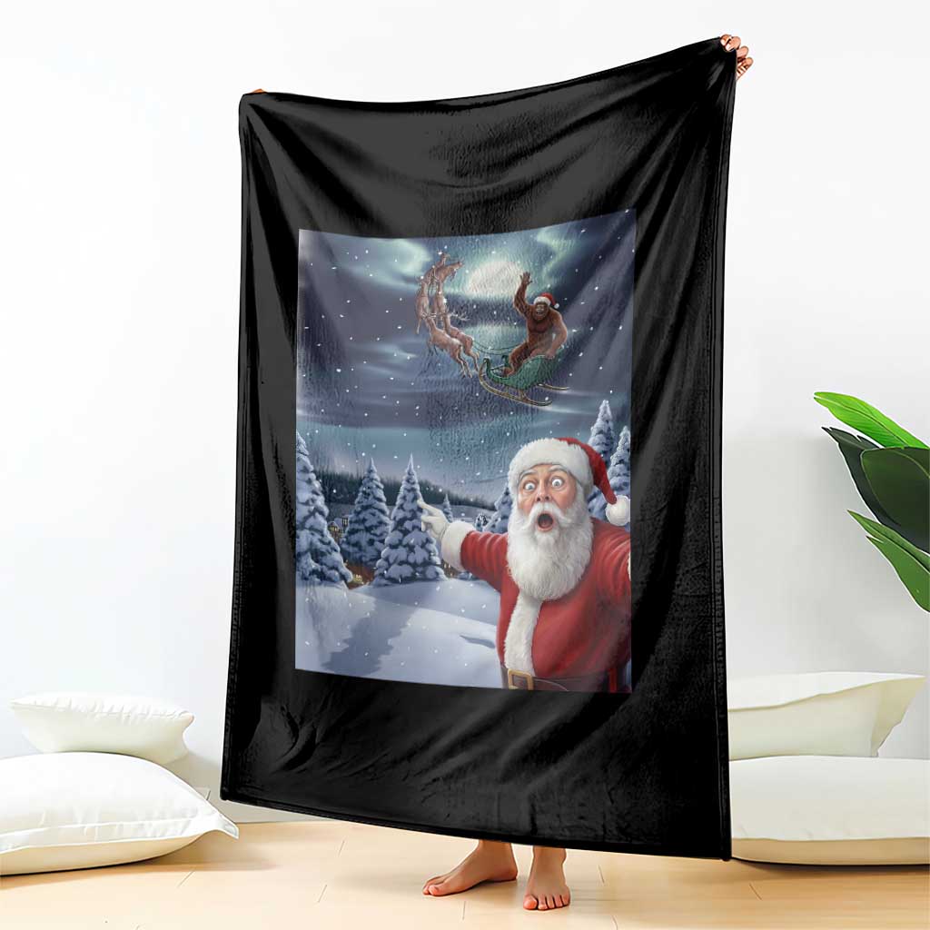 Funny Santa With Bigfoot Selfie Christmas Throw Blanket - Wonder Print Shop