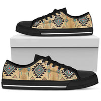 geometric-united-tribe-symbol-native-american-pride-low-top-shoes