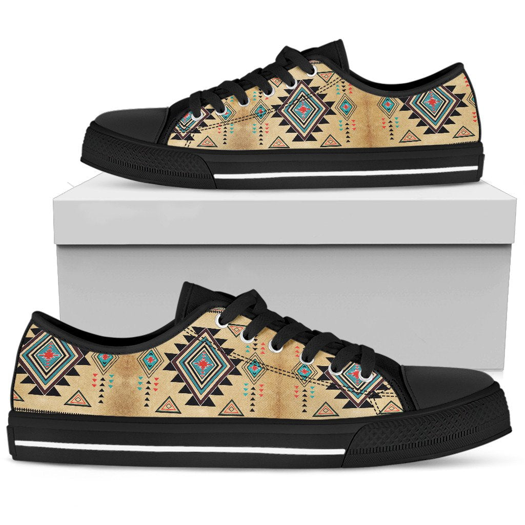 geometric-united-tribe-symbol-native-american-pride-low-top-shoes