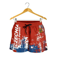 czech-republic-women-short-smudge-style