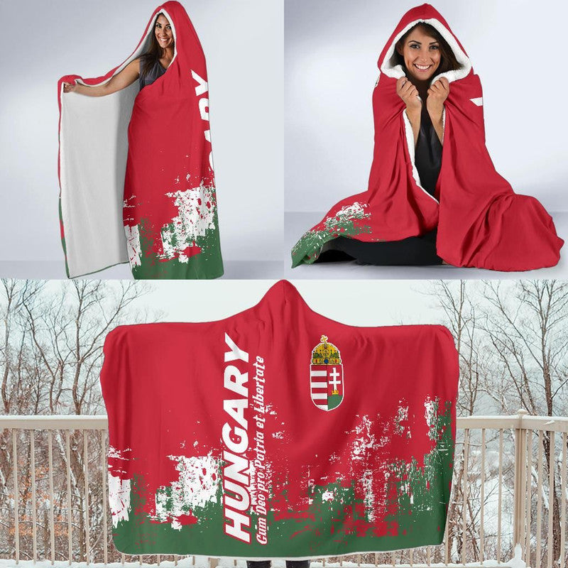 hungary-hooded-blanket-smudge-style
