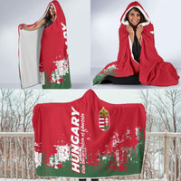 hungary-hooded-blanket-smudge-style