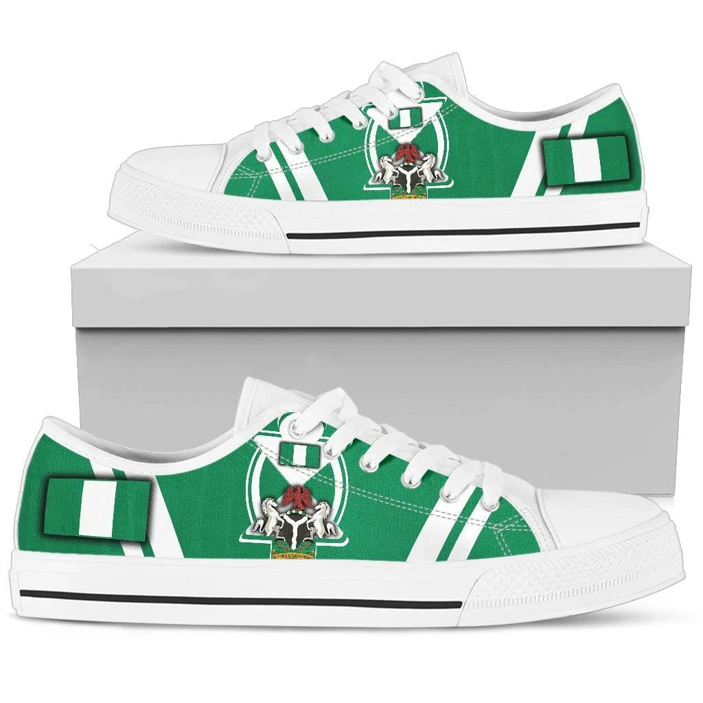nigeria-low-top-shoes-nigerian-flag-and-coat-of-arms-boa-me-na-me-mmoa-wo