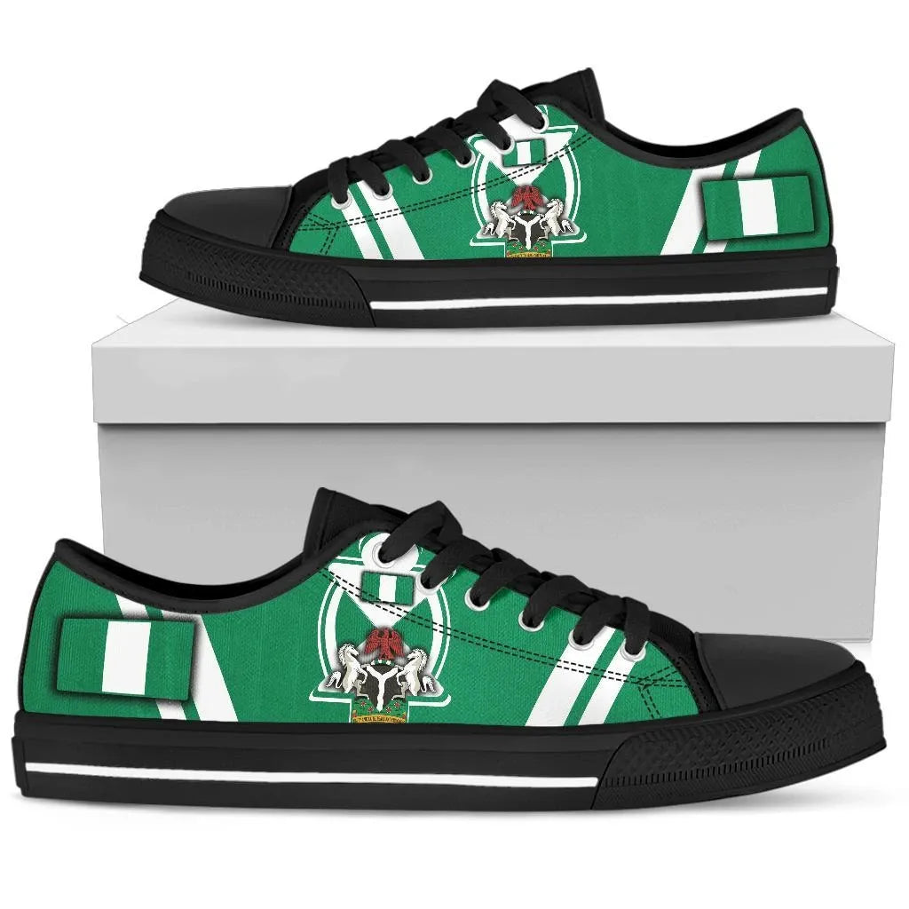 nigeria-low-top-shoes-nigerian-flag-and-coat-of-arms-boa-me-na-me-mmoa-wo