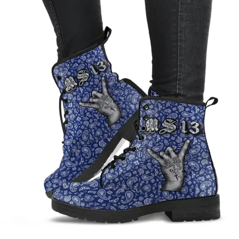 leather-boots-blue-bandana