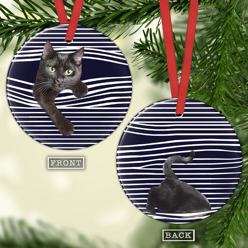 black-cat-look-at-you-circle-ornament