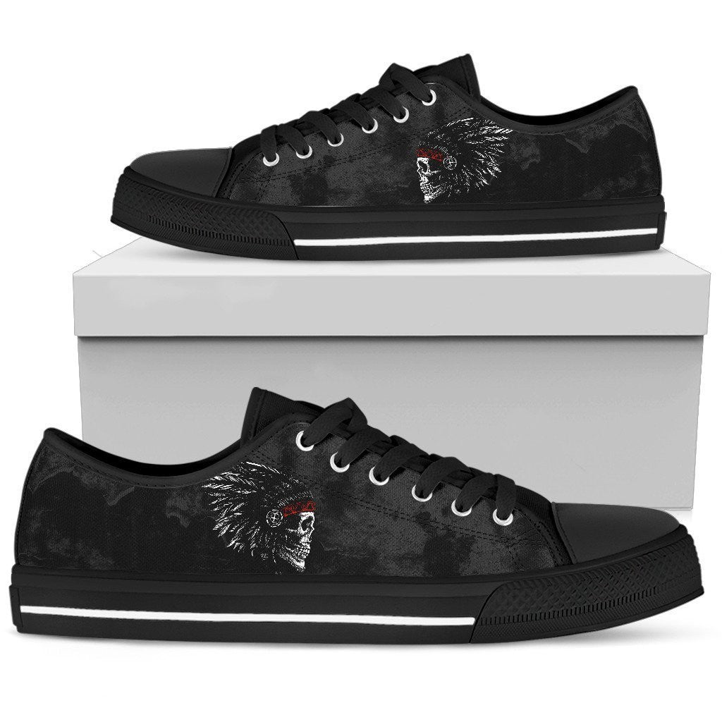 native-american-skull-pattern-low-top-shoes-pl18032026
