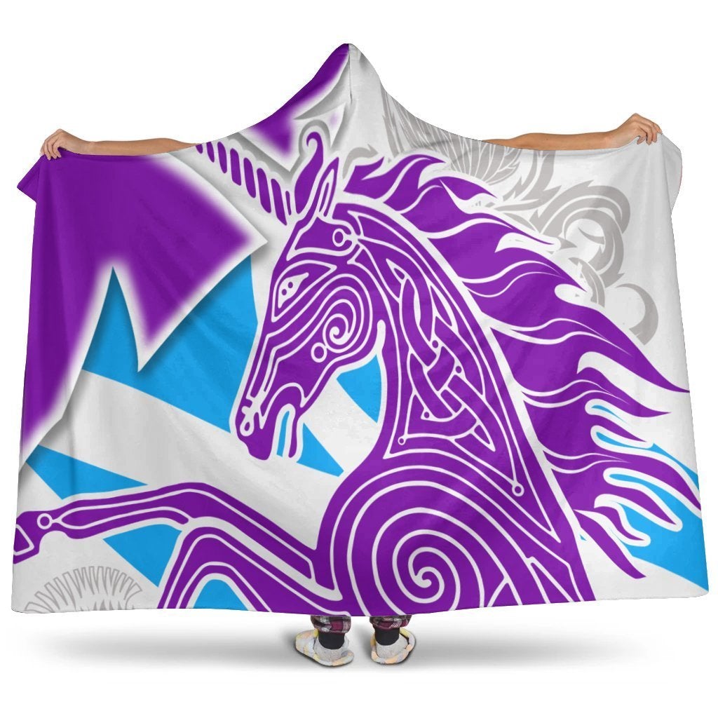 celtic-scotland-hooded-blanket-scotland-unicorn-and-thistle-pattern