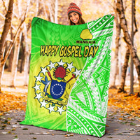 Green Happy Gospel Day blanket, Mangaia crest and white geometric pattern on right side