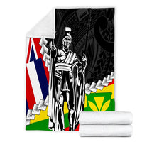Black Polynesian blanket set, folded design with kanaka maoli king portrait and Hawaii flags