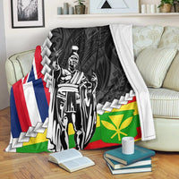 Black Polynesian premium blanket with kanaka maoli king portrait and Hawaii-style flags