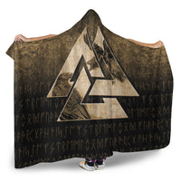 viking-hooded-blanket-huginn-muninn-ravens-from-odin-viking-gold-version-hooded-blanket