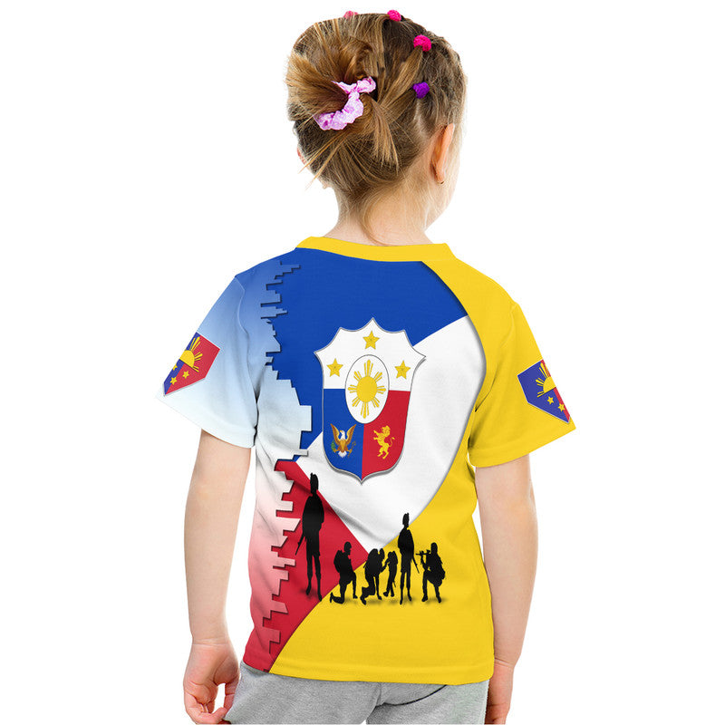 Kids T-shirt back on child, crest logo on white panel with flag diagonal and silhouettes